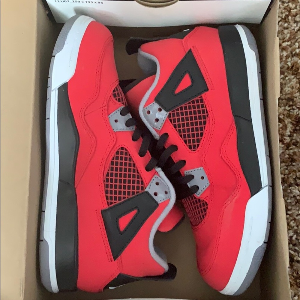 Jordan Toro 4 Pre-school size 3